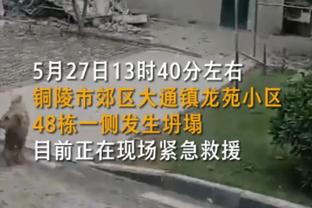 ?有心了！今日湖凯圣诞大战 湖人官方向到场球迷赠送曼巴T恤